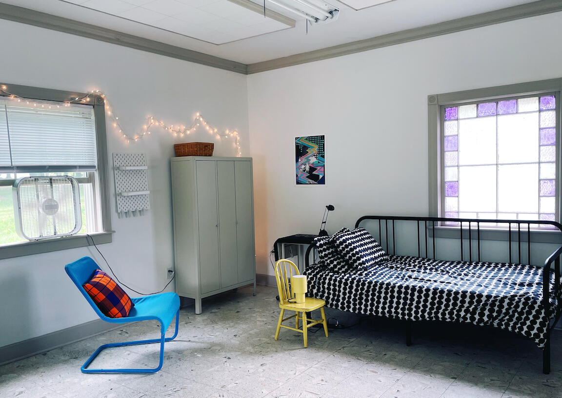 Guest bed (can be converted to double)